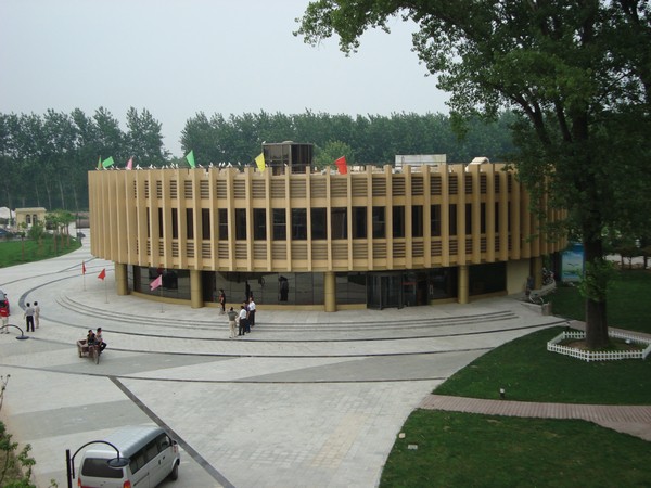 玻璃聯(lián)棟溫室產品特點